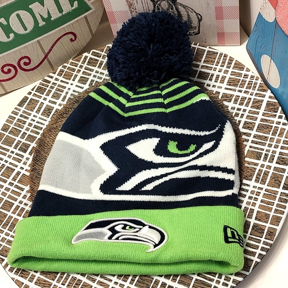 💙 EUC New Era Brand Unisex Use Seattle Seahawks Pom Pom Beanie, OSFM - Picture 2 of 6